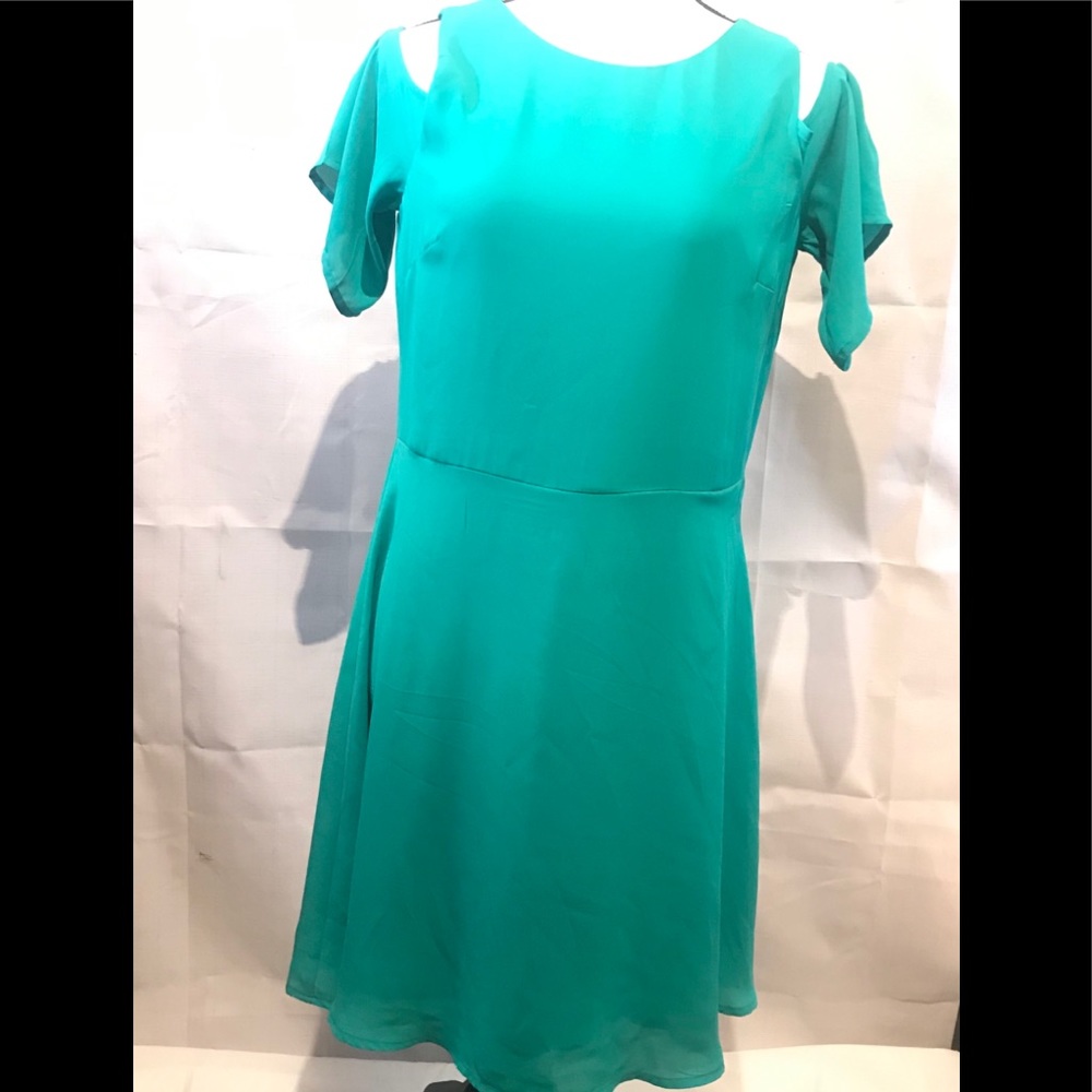 Banana Republic cold shoulder dress NWT 8 Petite
